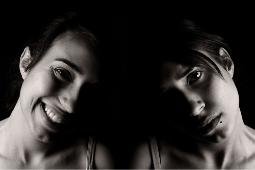 Девушка с биполярным расстройством